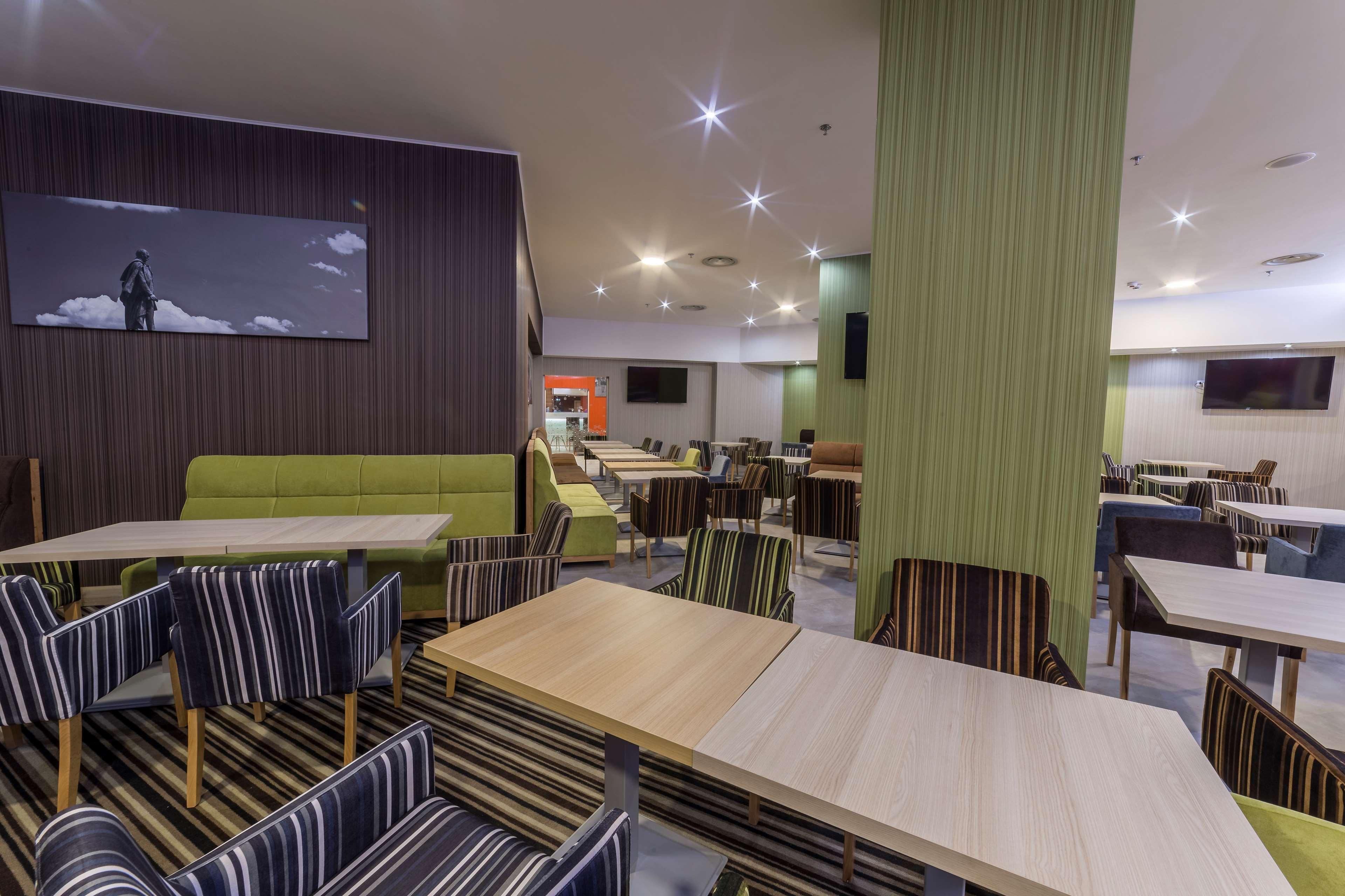 Hampton By Hilton יאשי