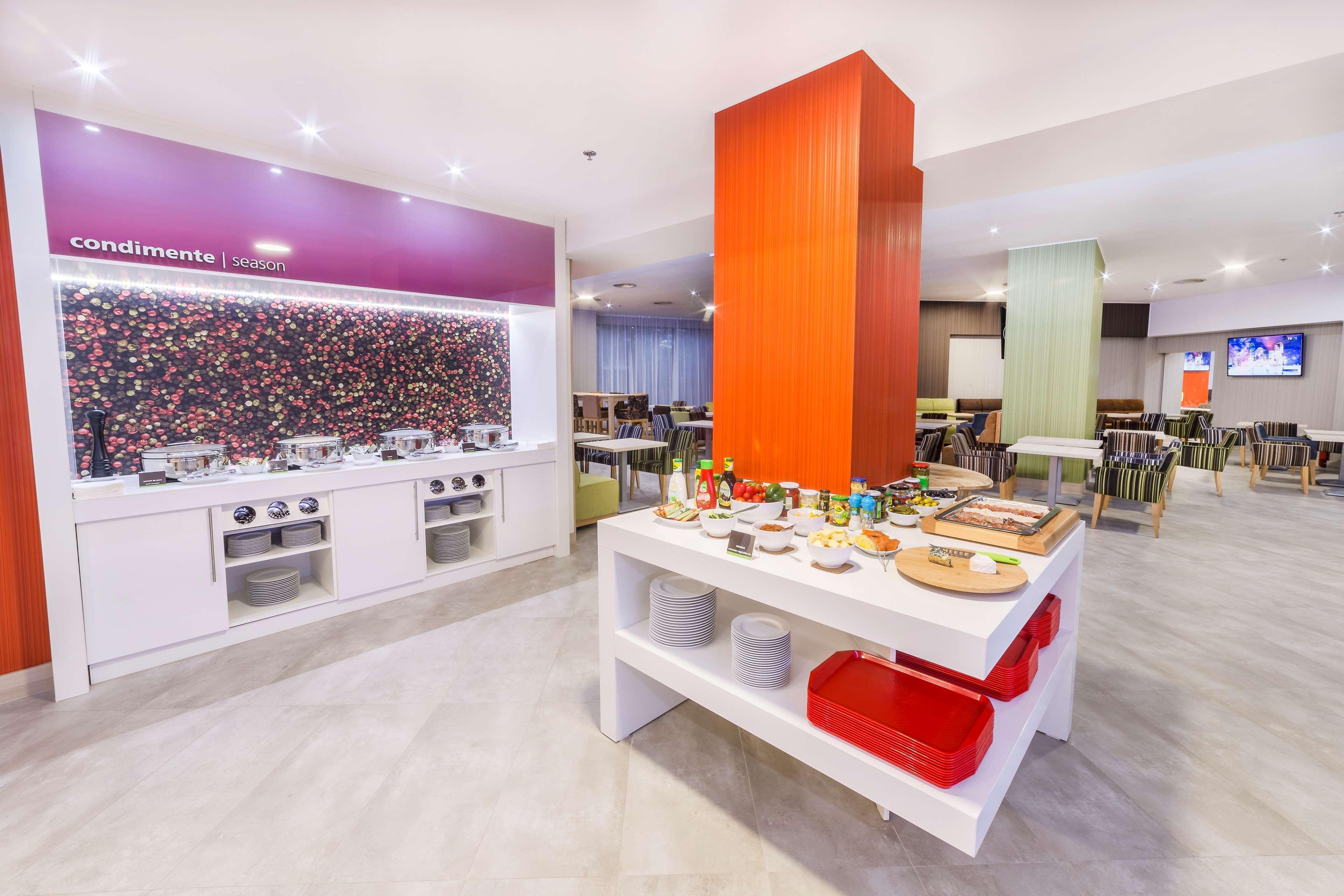 Hampton By Hilton מלון יאשי