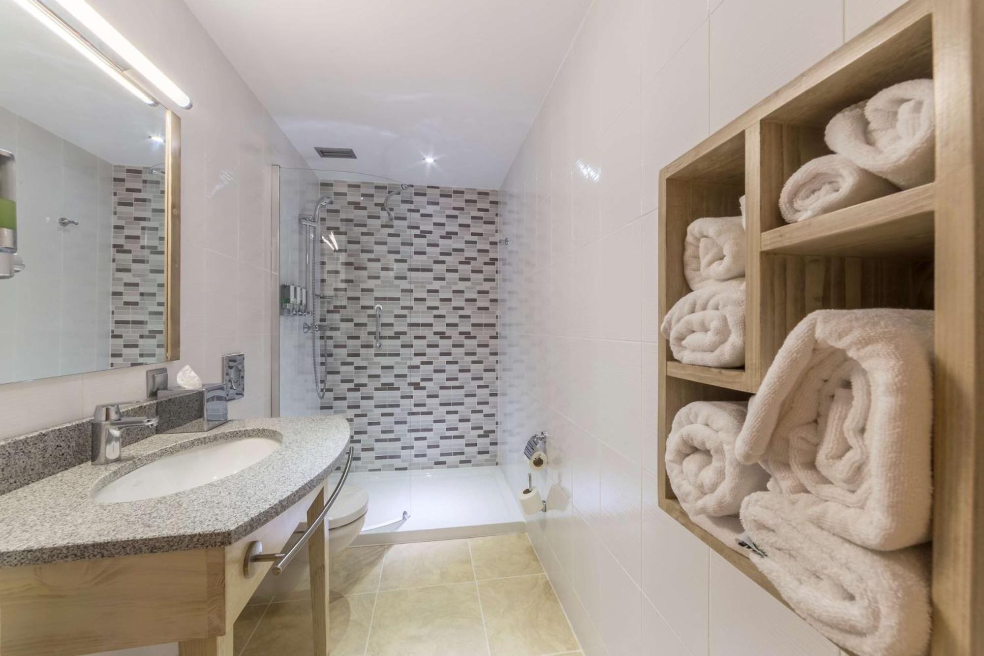 Hampton By Hilton 3*